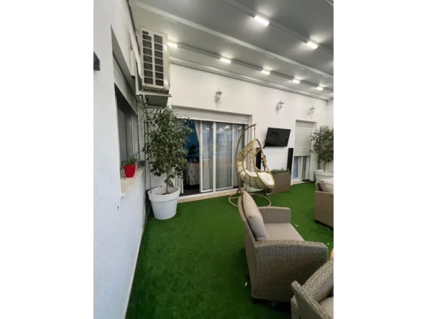 Tirane, shitet apartament 2+1 Kati 1, (Rruga Ferit Xhajko)