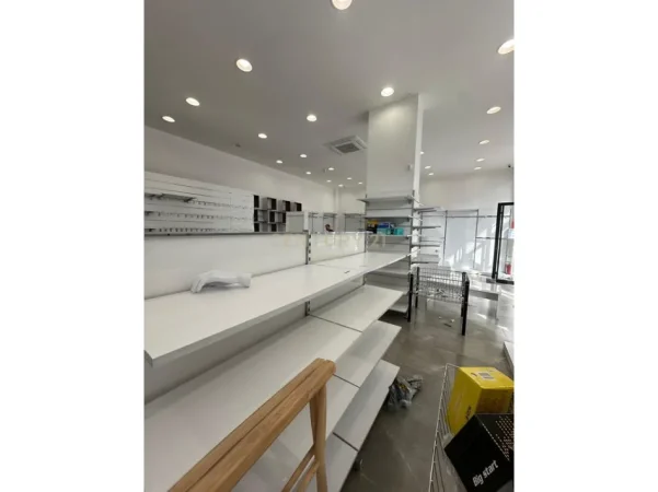 Tirane, shitet ambjent biznesi Kati 0, 116 m² 450.000 € (5 Maji)