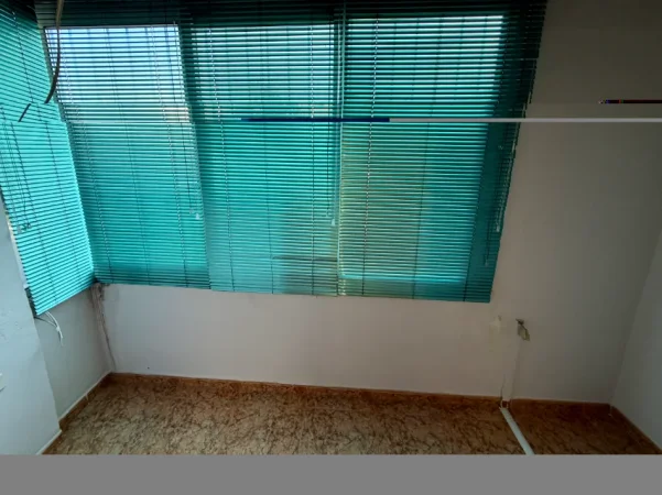 Tirane, jepet me qera zyre Kati 1, 70 m² 600 € (21 Dhjetori)