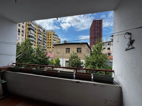 Tirane, shitet apartament 5+1 Kati 1, 183 m² 364.000 € (myslym shyri)