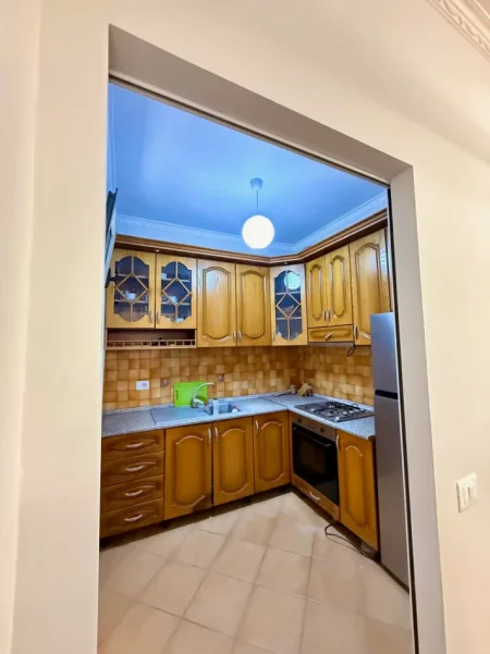 Tirane, shitet apartament 1+1+Aneks+Ballkon Kati 5, 64 m² 135.000 € (Ali Demi)