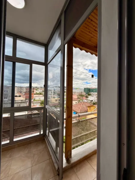 Tirane, shitet apartament 1+1+Aneks+Ballkon Kati 5, 64 m² 135.000 € (Ali Demi)