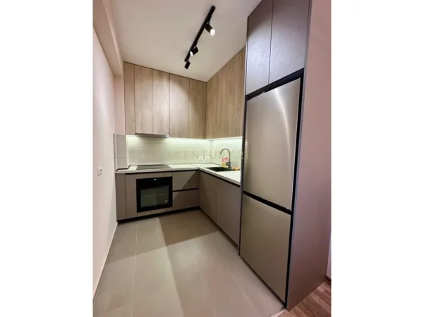 Tirane, jap me qera apartament 1+1 Kati 3, 60 m² 450 € (Rr. Dalip Topi)