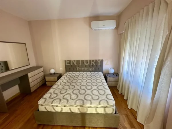 Tirane, jap me qera apartament 1+1 Kati 3, 60 m² 450 € (Rr. Dalip Topi)