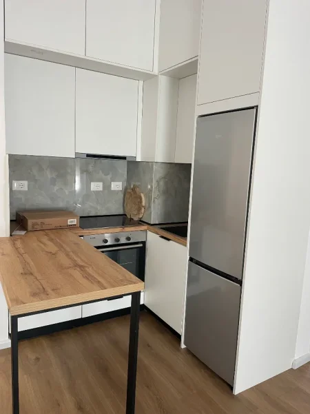 Tirane, jepet me qera apartament 1+1+Ballkon Kati 8, 60 m² 400 € (Rruga Pasho Hysa)