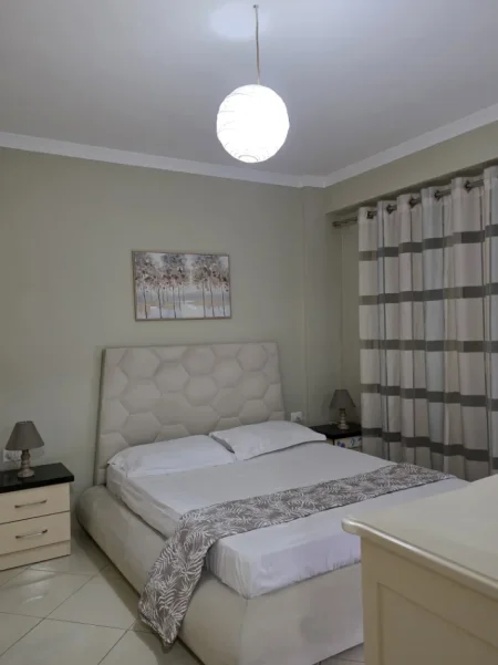 Tirane, apartament per qera afatshkurter tek Rruga e Kavajes
