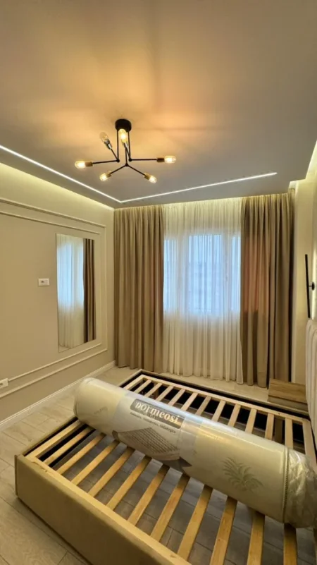 Tirane, jepet me qera apartament 2+1+Aneks+Ballkon Kati 9, 130 m² 700 € (ish fusha e aviacionit)
