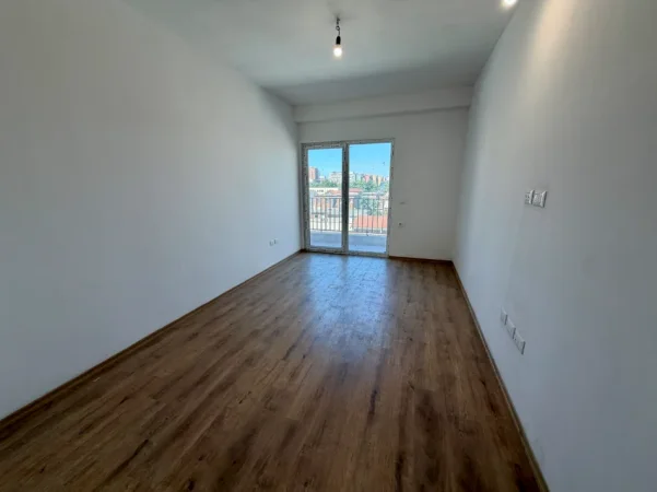 Tirane, shitet apartament 2+1+Ballkon Kati 3, 117 m² 200.000 € (Laprake te Kompleksi Aura)