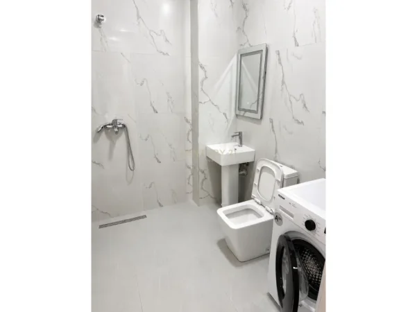 Tirane, jap me qera apartament 1+1 Kati 1, 60 m² 500 € (Kopshti Zologjik)