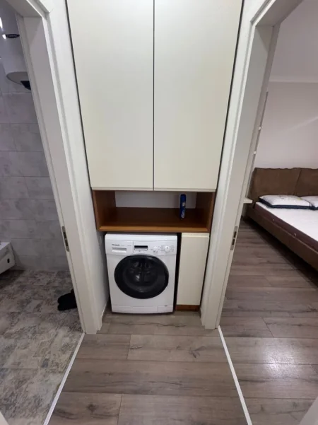 Tirane, jepet me qera apartament 1+1+Ballkon Kati 5, 62 m² 500 € (Tower Bridge 3)
