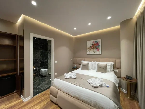 Tirane, shitet hotel Kati 4, 602 m² 1.500.000 € (Vlore)