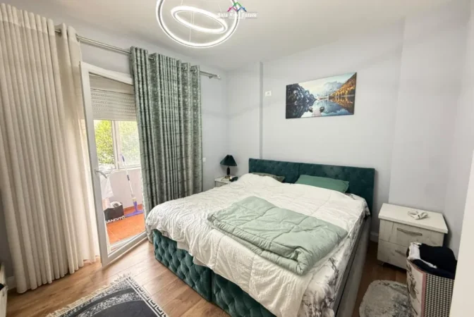 Tirane, jepet me qera apartament 2+1 Kati 3, 86 m² 820 € (frosina plaku)