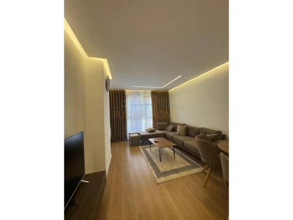 Tirane, jepet me qera apartament 2+1+Ballkon , 99 m² 550 € (Paskuqan)
