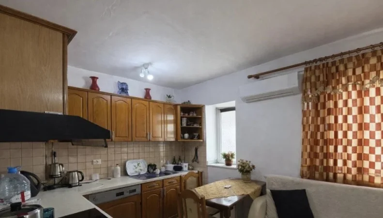Tirane, shitet apartament 2+1 Kati 1, 98 m² 230.000 € (QSUT)