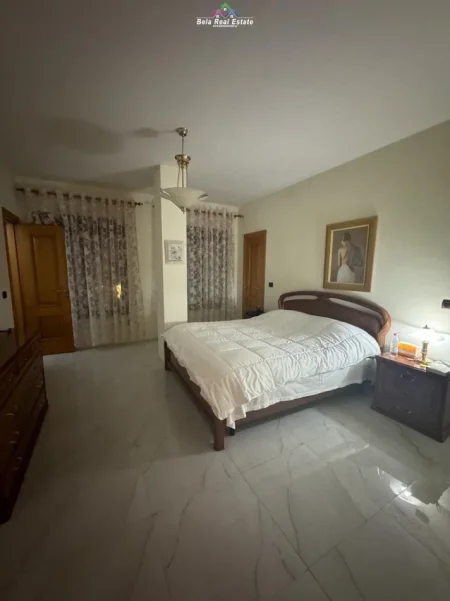 Tirane, jepet me qera apartament 3+1 Kati 5, 202 m² 1.360 € (rruga elbasanit)