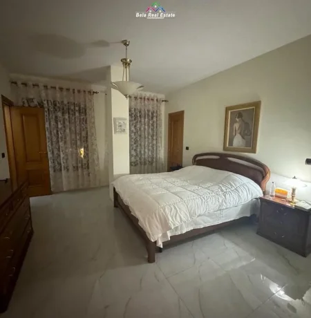 Tirane, jepet me qera apartament 3+1 Kati 5, 202 m² 1.360 € (rruga elbasanit)