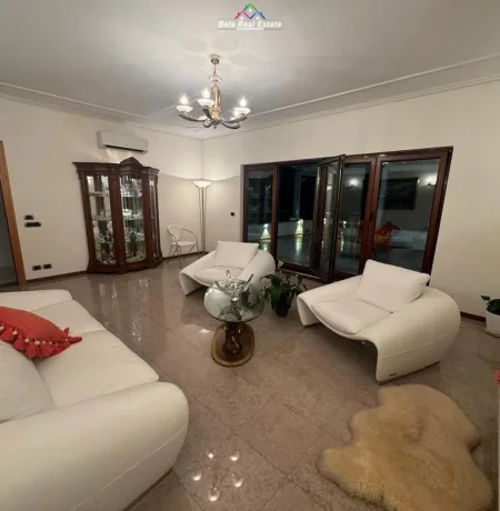 Tirane, jepet me qera apartament 3+1 Kati 5, 202 m² 1.360 € (rruga elbasanit)