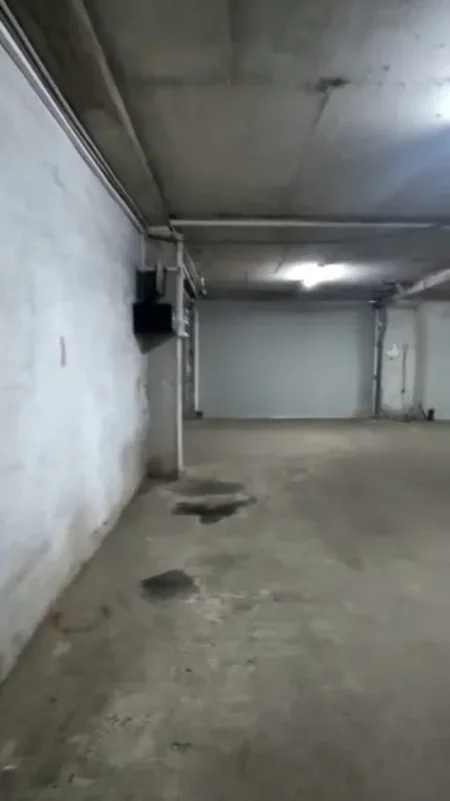 Tirane, shitet magazine Kati 1, 290 m² 235.000 € (Kamëz Municipality)