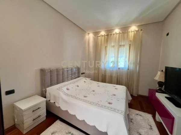 Tirane, jepet me qera apartament+verande | Penthouse 3+1+Ballkon Kati 6, 160 m² 1.300 € (garda)