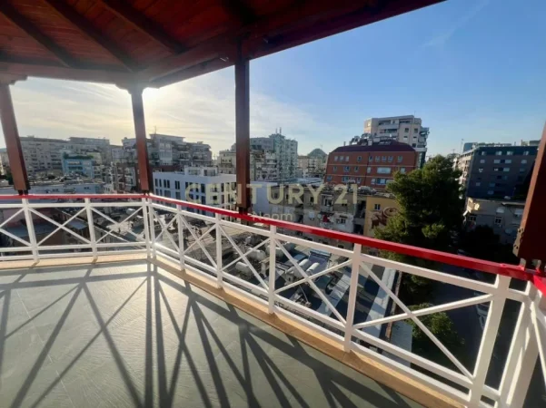Tirane, jepet me qera apartament+verande | Penthouse 3+1+Ballkon Kati 6, 160 m² 1.300 € (garda)