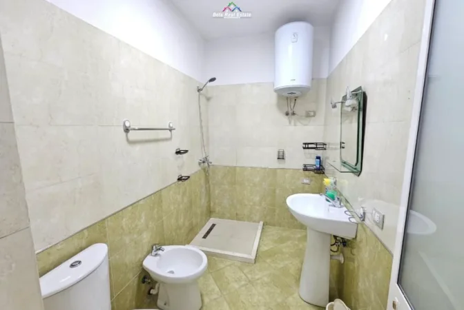 Tirane, jepet me qera apartament 2+1 Kati 7, 86 m² 1.060 € (mine peza)