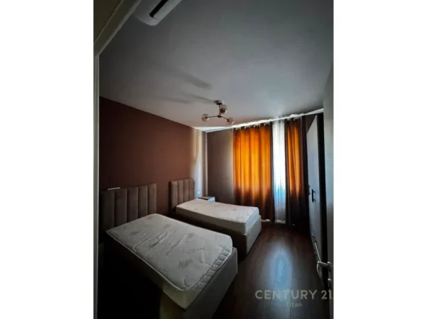 Tirane, jepet me qera apartament 2+1 Kati 1, 83 m² 800 € (don bosko)