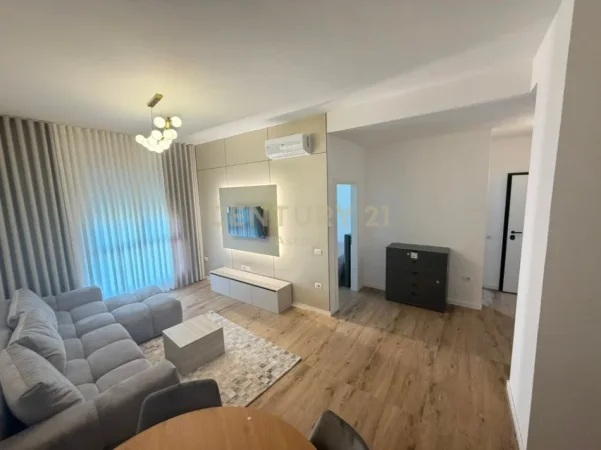 Tirane, jepet me qera apartament 1+1+Ballkon Kati 9, 53 m² 650 € (5 maji)