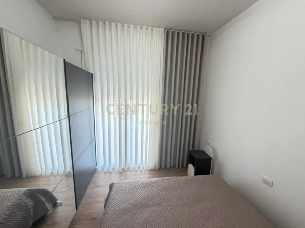 Tirane, jepet me qera apartament 1+1+Ballkon Kati 9, 53 m² 650 € (5 maji)