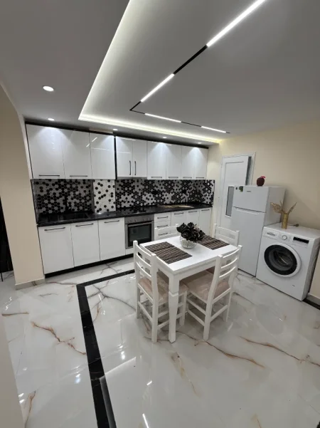 Shqiperi, jepet me qera apartament duplex 2+1 , 80 m² 800 € (Prane Ambasades Amerikane)