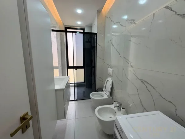 Tirane, jepet me qera apartament 1+1 Kati 6, 76 m² 650 € (bulevardi i ri)