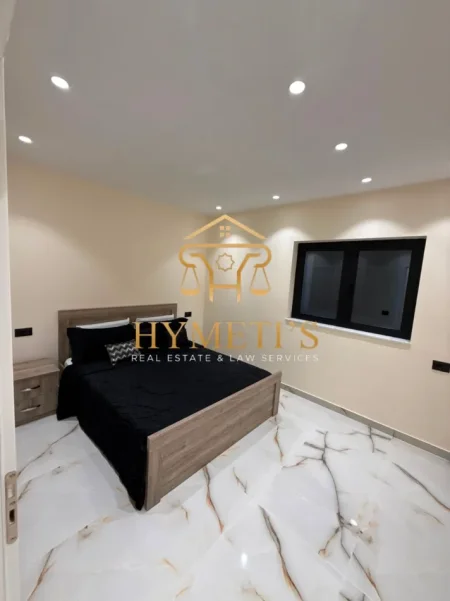 Tirane, jepet me qera apartament duplex 2+1 , 80 m² 799 € (PRANË AMBASADËS AMERIKANE, TIRANË)
