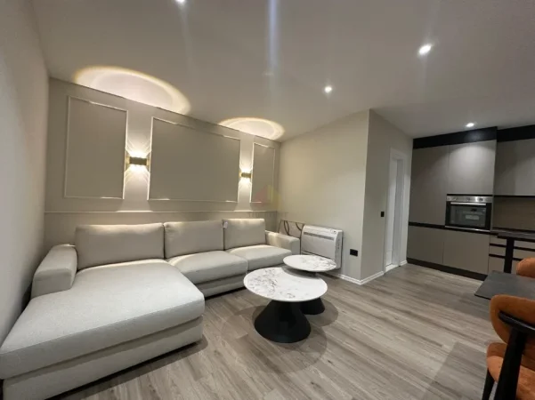 Tirane, shitet apartament 1+1+Aneks+Ballkon Kati 8, 69 m² 229.020 € (komuna e parisit)
