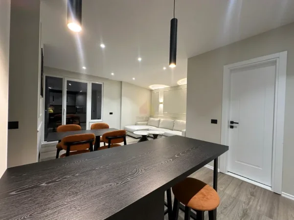 Tirane, shitet apartament 1+1+Aneks+Ballkon Kati 8, 69 m² 229.020 € (ish blloku)