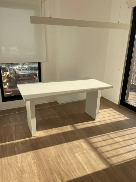 Tirane, jepet me qera zyre Kati 18, 124 m² 1.500 € (Tirana Garden Building , Rruga e Kavajës)