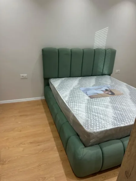 Tirane, jepet me qera apartament 2+1+Ballkon Kati 7, 100 m² 800 € 