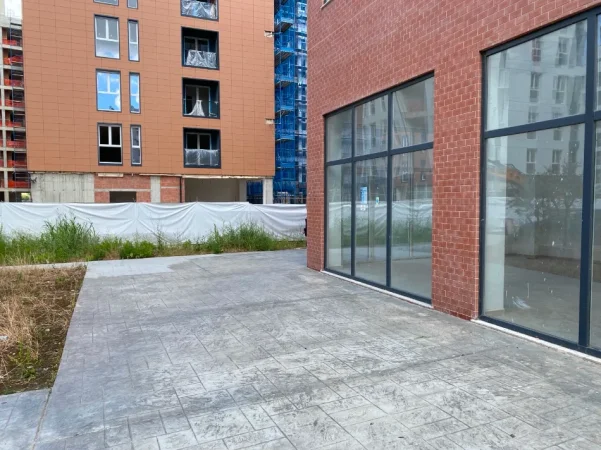 Tirane, jepet me qera ambjent biznesi Kati 0, 45 m² 1.500 € (Bulevardi i ri)