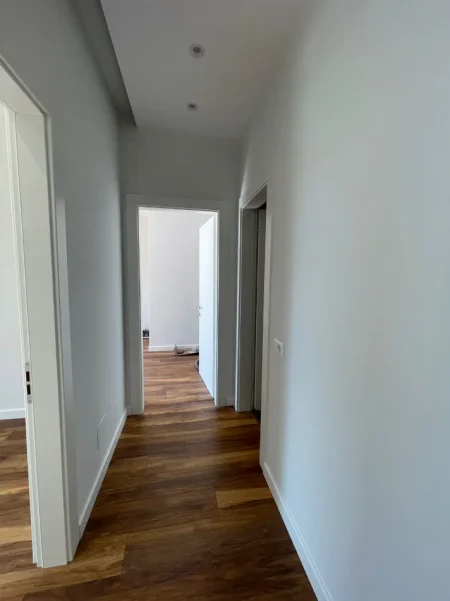 Tirane, jepet me qera zyre Kati 4, 118 m² 1.800 € (Altana Luxury Residence, Parku Olimpik)