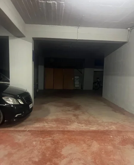 Tirane, shitet garazh | post parkimi Kati 1, 317 m² 210.000 € (Astir)