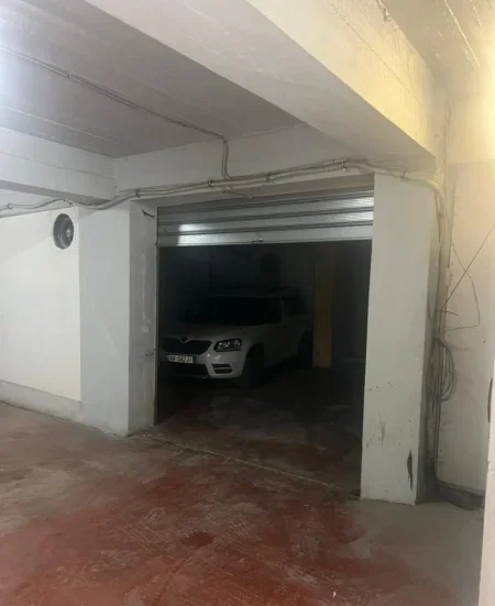 Tirane, shitet garazh | post parkimi Kati 1, 317 m² 210.000 € (Astir)