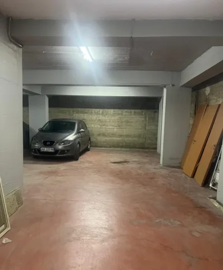 Tirane, shitet garazh | post parkimi Kati 1, 317 m² 210.000 € (Astir)