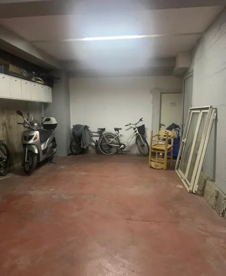 Tirane, shitet garazh | post parkimi Kati 1, 317 m² 210.000 € (Astir)