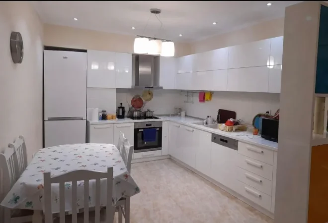 Tirane, shitet apartament 2+1+Ballkon Kati 3, 94 m² 235.000 € (Rruga Artan Lenja, Kompleksi Magnet)