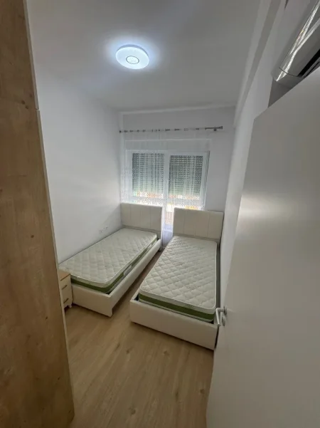 Tirane, jepet me qera apartament 2+1+Ballkon Kati 5, 76 m² 500 € (Rruga Pasho Hysa)