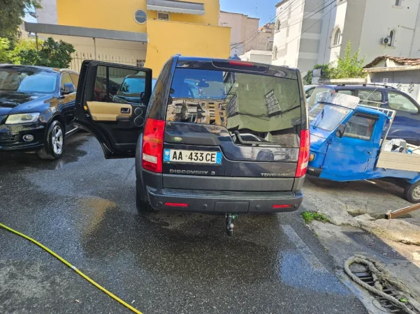 Vlore, shitet SUV Land Rover Discovery Nafte, blu e errët automatik Kondicioner 305.000 km 4.200 €