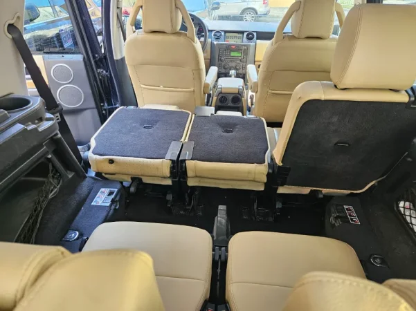 Vlore, shitet SUV Land Rover Discovery Nafte, blu e errët automatik Kondicioner 305.000 km 4.200 €