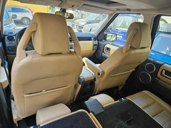 Vlore, shitet SUV Land Rover Discovery Nafte, blu e errët automatik Kondicioner 305.000 km 4.200 €