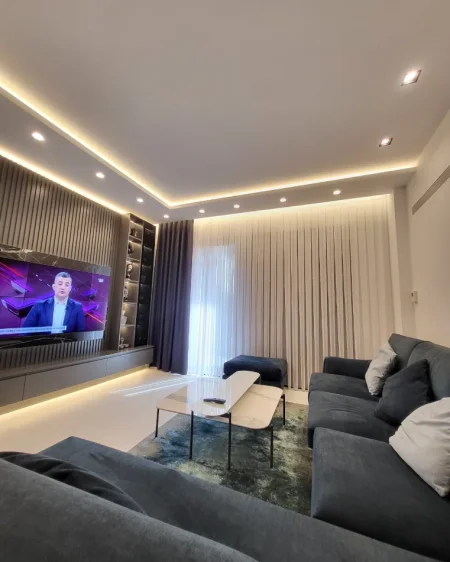 Tirane, shitet Vile Vile 2 Katshe , 309 m² 700.000 € (Liqeni i Thate)