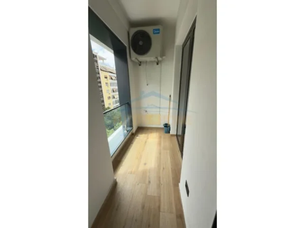 Tirane, shitet apartament 1+1+Ballkon Kati 2, 76 m² 280.000 € (Rruga e Kavajes)