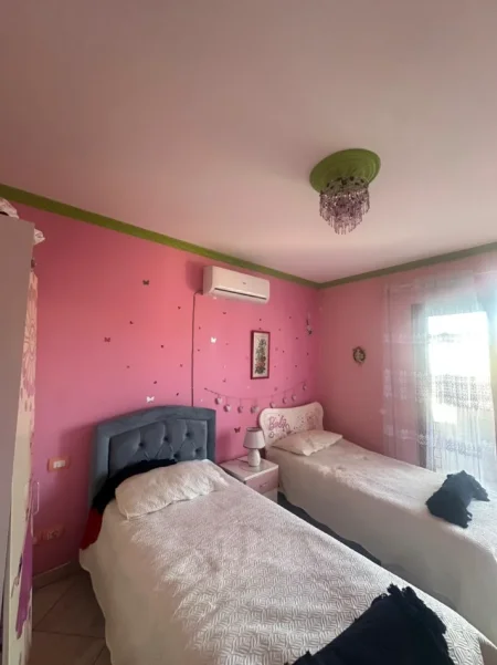 Durres, jepet me qera apartament 2+1 Kati 3, 80 m² 400 € 