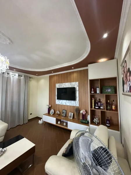 Durres, jepet me qera apartament 2+1 Kati 3, 80 m² 400 € 